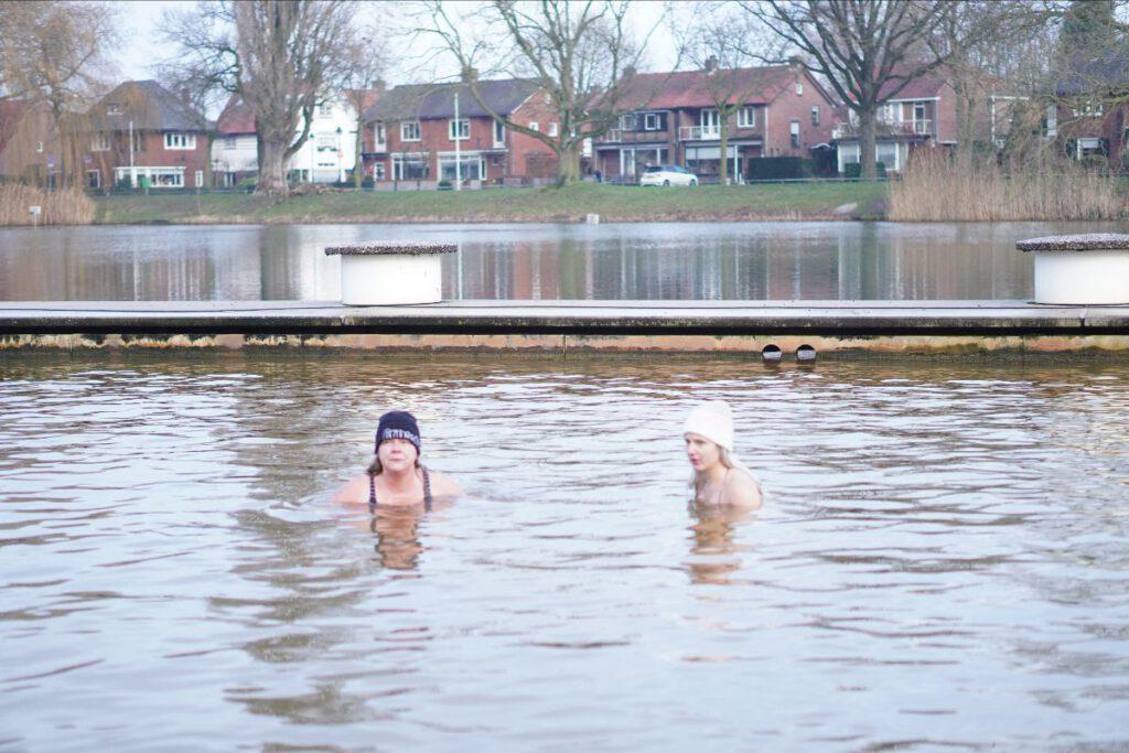 Nieuwjaarsduik bij CrossFit Hengelo